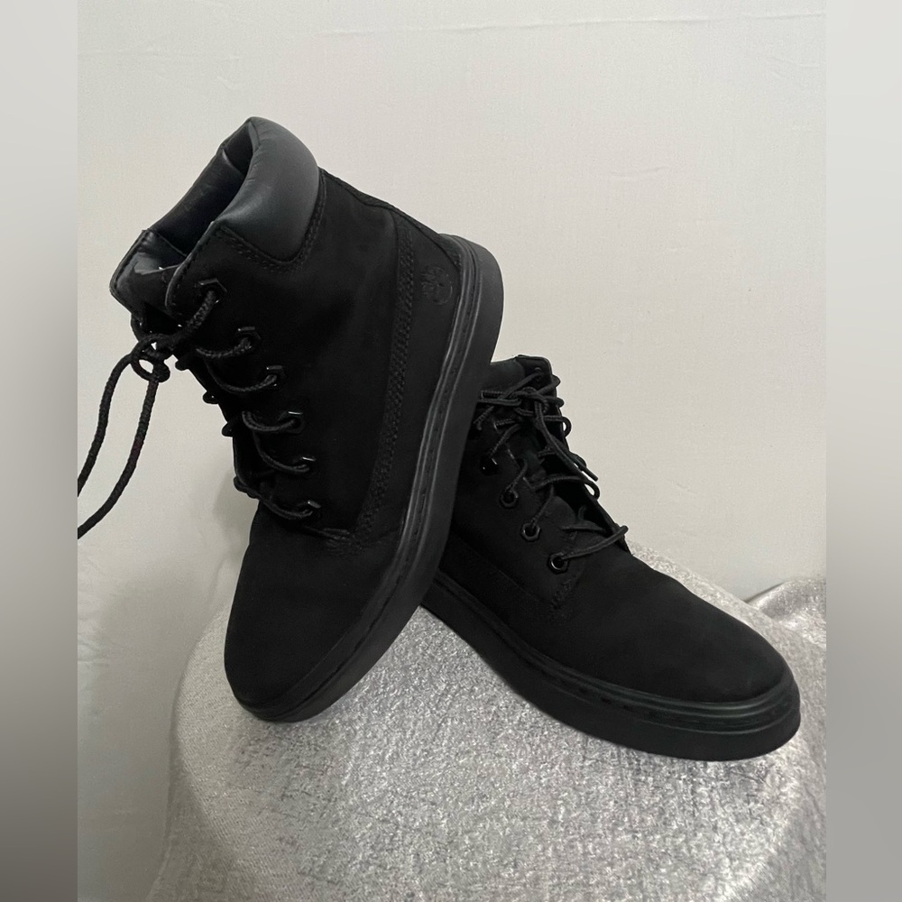 Timberland Women’s Size 5.5 / EU 36)W Black Nubuck Lace-Up Boots (/Box(B44)✨✨